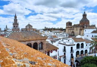 Plaza San Fernando has Balcony rooms