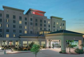 Hilton Garden Inn San Antonio/Rim Pass Drive allows 18 year olds to book a room