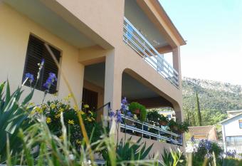 Apartment Davidovic has Balcony rooms