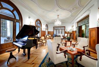 Exe Victoria Palace has Balcony rooms