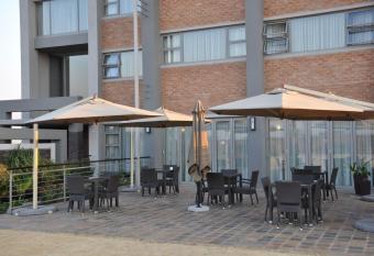 Merchant Business Class Hotel allows 18 year olds to book a room