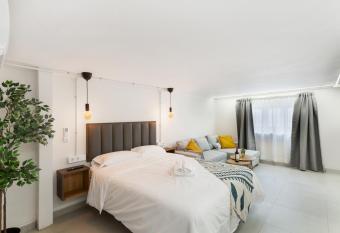 Atw Studio has Balcony rooms