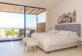 Bahia Vik has Balcony rooms