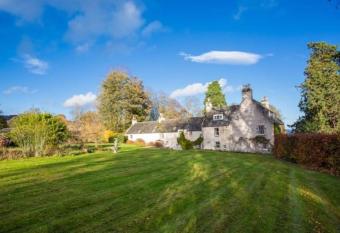 The Garden Flat - Ardullie Lodge has Balcony rooms