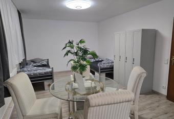 City Apartement Krefeld mit Balkon has Balcony rooms