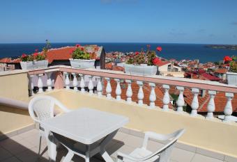 Hotel Bobchev has Smoking/Balcony rooms