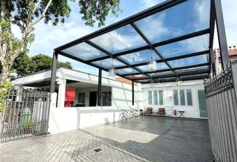 Stylish Cozy Landed Jelutong 3Room2bath4park 10pax has Balcony rooms