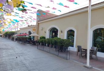 Concierge Plaza La Villa allows 18 year olds to book a room