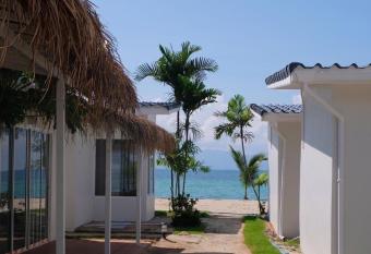 Sea Escapes Resort has Balcony rooms