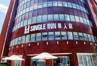 Single Inn - Taipei allows 18 year olds to book a room