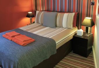 Robin 7 Lodge City Centre allows 18 year olds to book a room