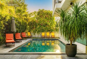 La Senarata Villa Private villa only 10min to town has Balcony rooms