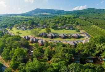 Hazyview Cabanas allows 18 year olds to book a room