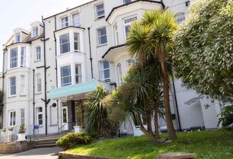 The Dilkhusa Grand Hotel allows 18 year olds to book a room