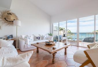 Beachfront Apartment Port de Soller has Balcony rooms