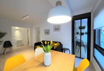 15 min en metro a Sagrada Familia has Balcony rooms