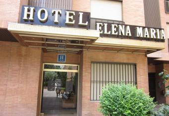 Hotel Elena Mar  a allows 18 year olds to book a room