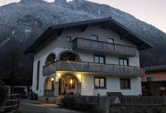 Gem  tliche Wohnung mit Ausblick has Balcony rooms