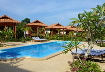 Khao Sok Jasmine Garden Resort - SHA Certified has Balcony rooms