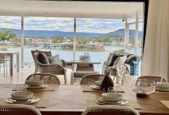 Daleys Escape has rooms with a private hot tub