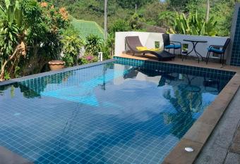 Villa Of Dream has rooms with a private hot tub