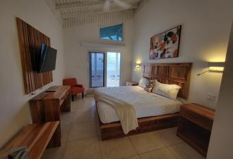 Merrils Deluxe at Veraclub allows 18 year olds to book a room