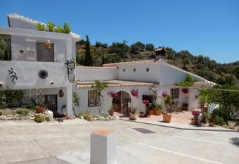 Bed and Breakfast Lagabella allows 18 year olds to book a room