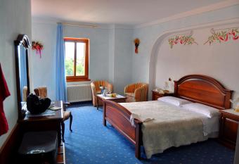 Hotel Opinione Dimora Storica allows 18 year olds to book a room