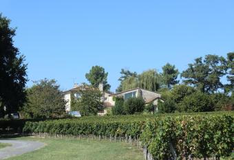 Chambres et Table d H  tes has Balcony rooms