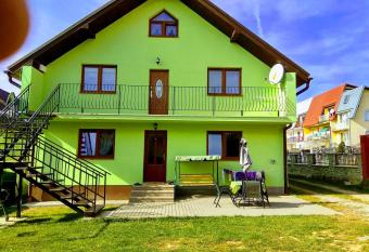 Homestay Renata has Balcony rooms