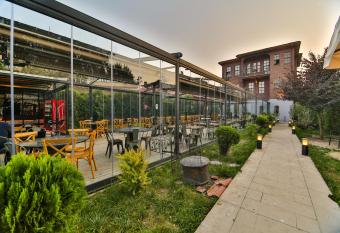 Kaf Konak allows 18 year olds to book a room