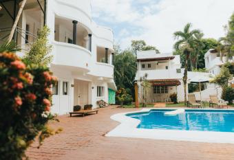 Alma Vida Hotel allows 18 year olds to book a room