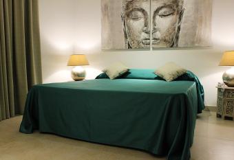 L Etoile has Balcony rooms