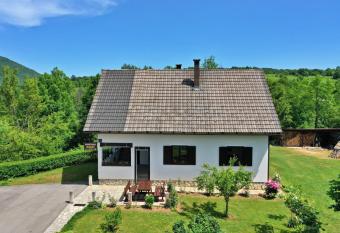 Apartment Mla  en has Balcony rooms