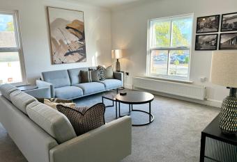 3 bed flat in Holmes Chapel Harry Styles village allows 18 year olds to book a room