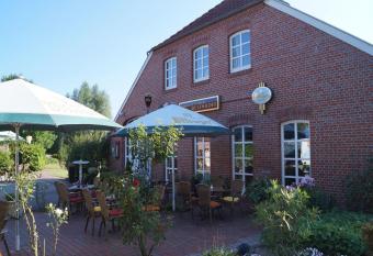 Gasthuus Ulenhoff allows 18 year olds to book a room