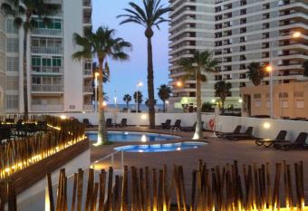 Hotel Santamarta allows 18 year olds to book a room