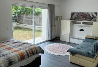 Maison avec Jardin Bron Centre has Balcony rooms