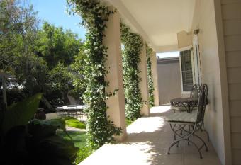 Brezza Bella Boutique Bed & Breakfast allows 18 year olds to book a room