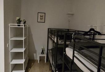 Monteurwohnung Ferienwohnung Krefeld N  he D  sseldorf 2-4 Personen has Balcony rooms