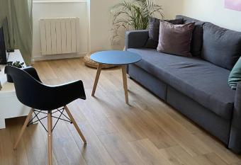 Le Spot, appartement cosy    1mn de la mer, Saint Aubin sur Mer allows 18 year olds to book a room