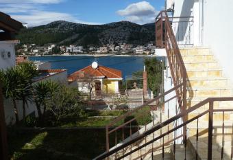 Apartments Vuko Seget Vranjica has Smoking rooms