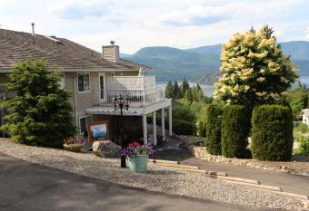 Selah Retreat Guesthouse B&B allows 18 year olds to book a room