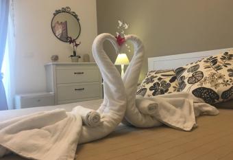 Spegni La Luce b&b has Balcony rooms