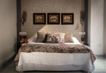 Luces de Catedral has Balcony rooms