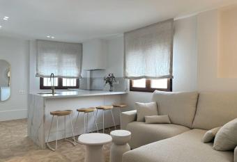 Sole   Apto en centro de Alhama has rooms with a private hot tub