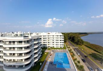 Luxurious apartment with a swimming pool in Rog  w has Balcony rooms