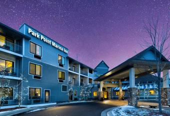 Park Point Marina Inn has Balcony rooms