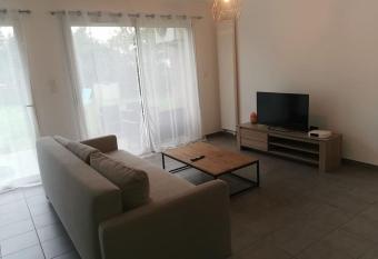 Jolie maison enti  re avec 3 chambres centre ville has Balcony rooms