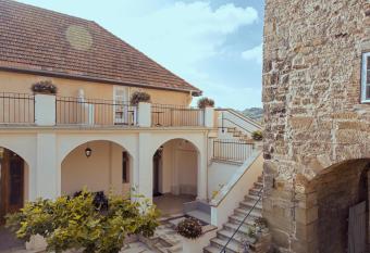 Hotel Bellini has Balcony rooms